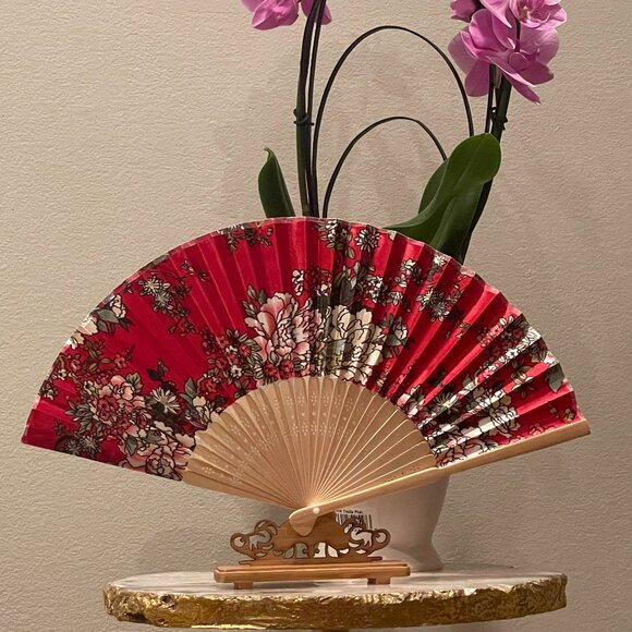 Traditional Chinese Red Folding Fan, with stand + protective case - Picture 1 of 6